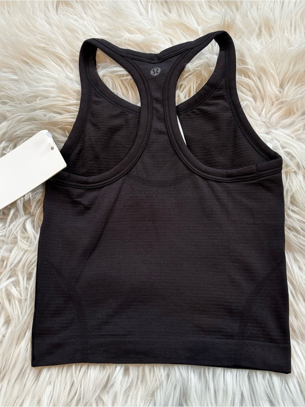 Lululemon Swiftly tech Racerback Crop - Picture 2 of 4